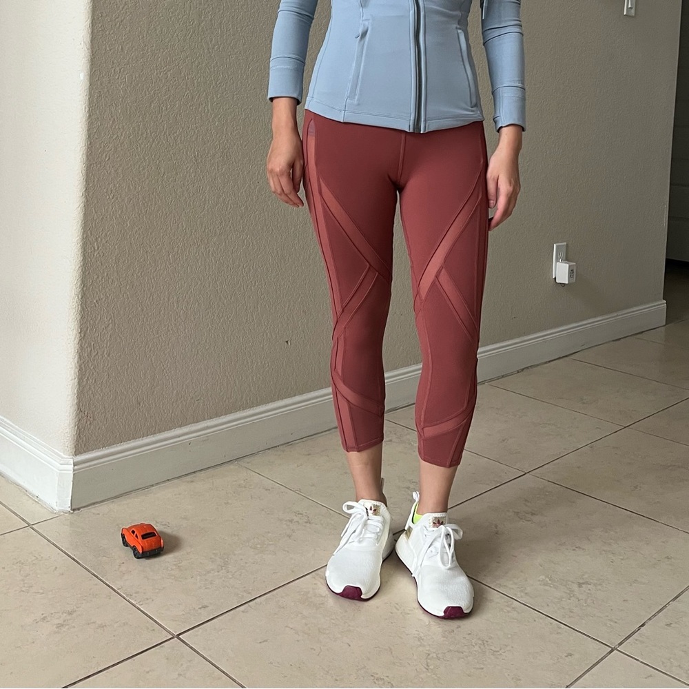 Gorgeous ALO yoga pant size XS